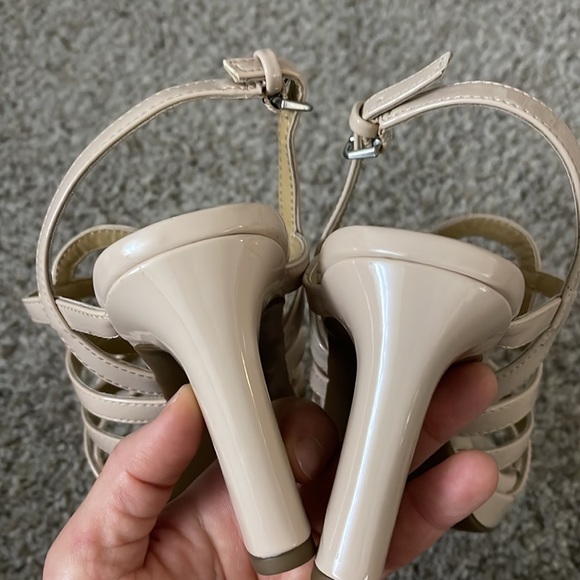 NATURALIZER | Strappy Sandals - Picture 6 of 9